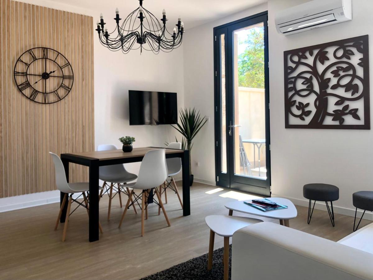 Cote Jardin Est Un Spacieux Et Lumineux T3, Entierement Renove, A 2 Pas De L'Herault Et A 10Min Du Bord De Mer Proche Du Centre Historique Et Du Fabuleux Chateau Laurens, Vous Apprecierez Le Calme De Sa Belle Terrasse Et La Vue Superbe Sur Le Jardin 阿格德 外观 照片